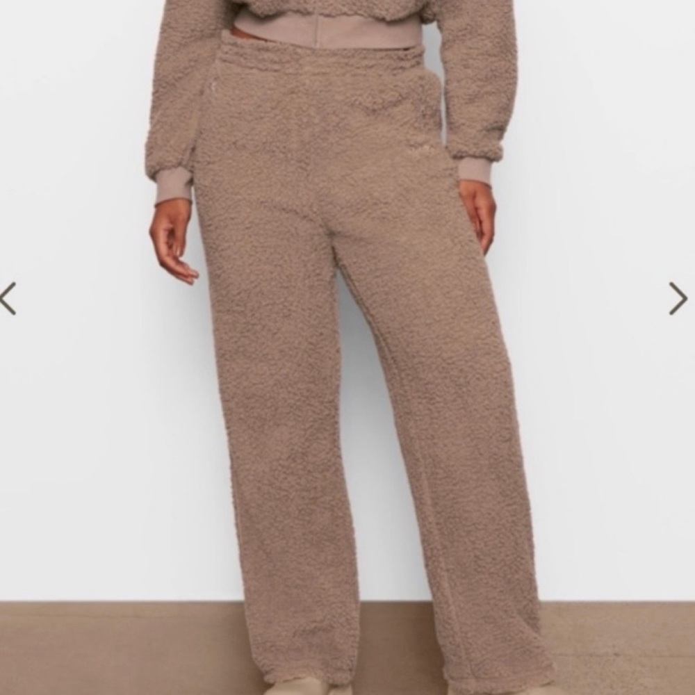 New Skims Teddy Track Pants in Tigers Eye Size Large
